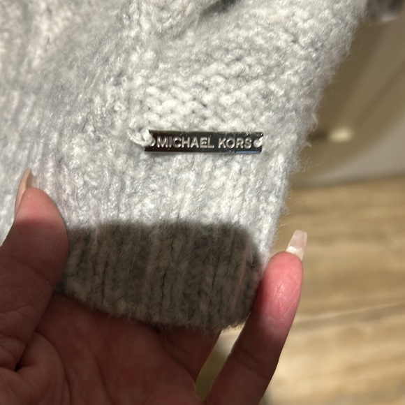 Michael Kors cotton/wool blend sweater. Turtleneck. Size medium.In great shape! - Picture 3 of 3